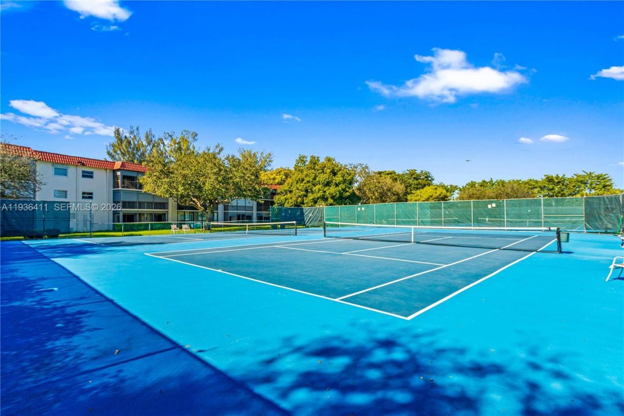 271 S Hollybrook Dr, Unit 51-106, Pembroke Pines, FL 33025 Photo