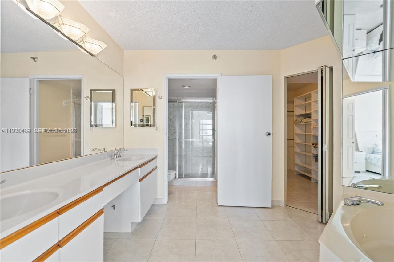 19195 NE 36th Ct, Unit 1706, Aventura, FL 33180 Photo