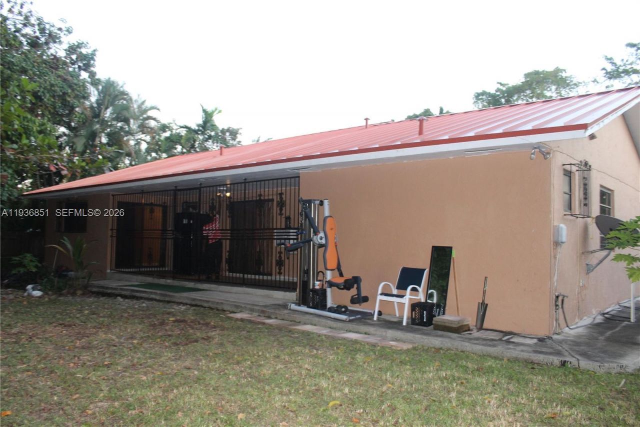 14334 NE 2nd Pl , Miami, FL 33161 Photo