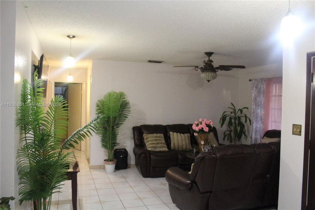 14334 NE 2nd Pl , Miami, FL 33161 Photo