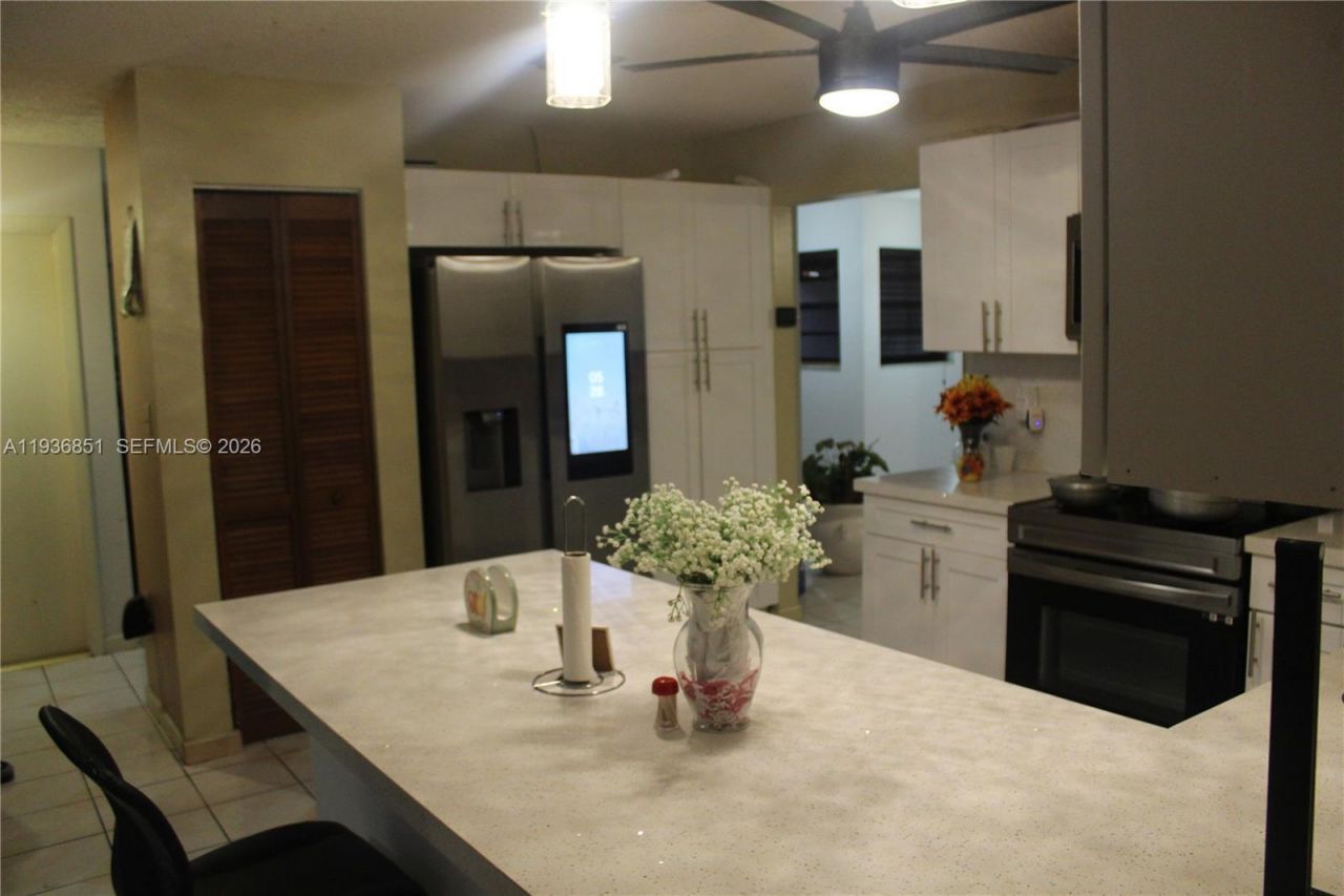 14334 NE 2nd Pl , Miami, FL 33161 Photo