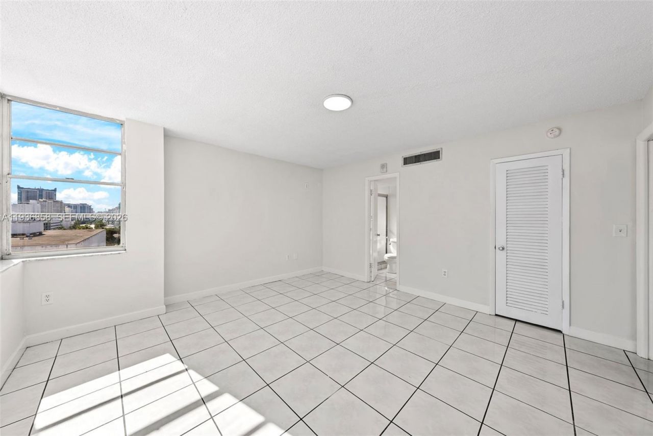 6855 E Abbott Ave , Unit 801, Miami Beach, FL 33141 Photo