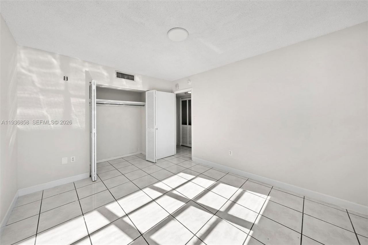 6855 E Abbott Ave , Unit 801, Miami Beach, FL 33141 Photo
