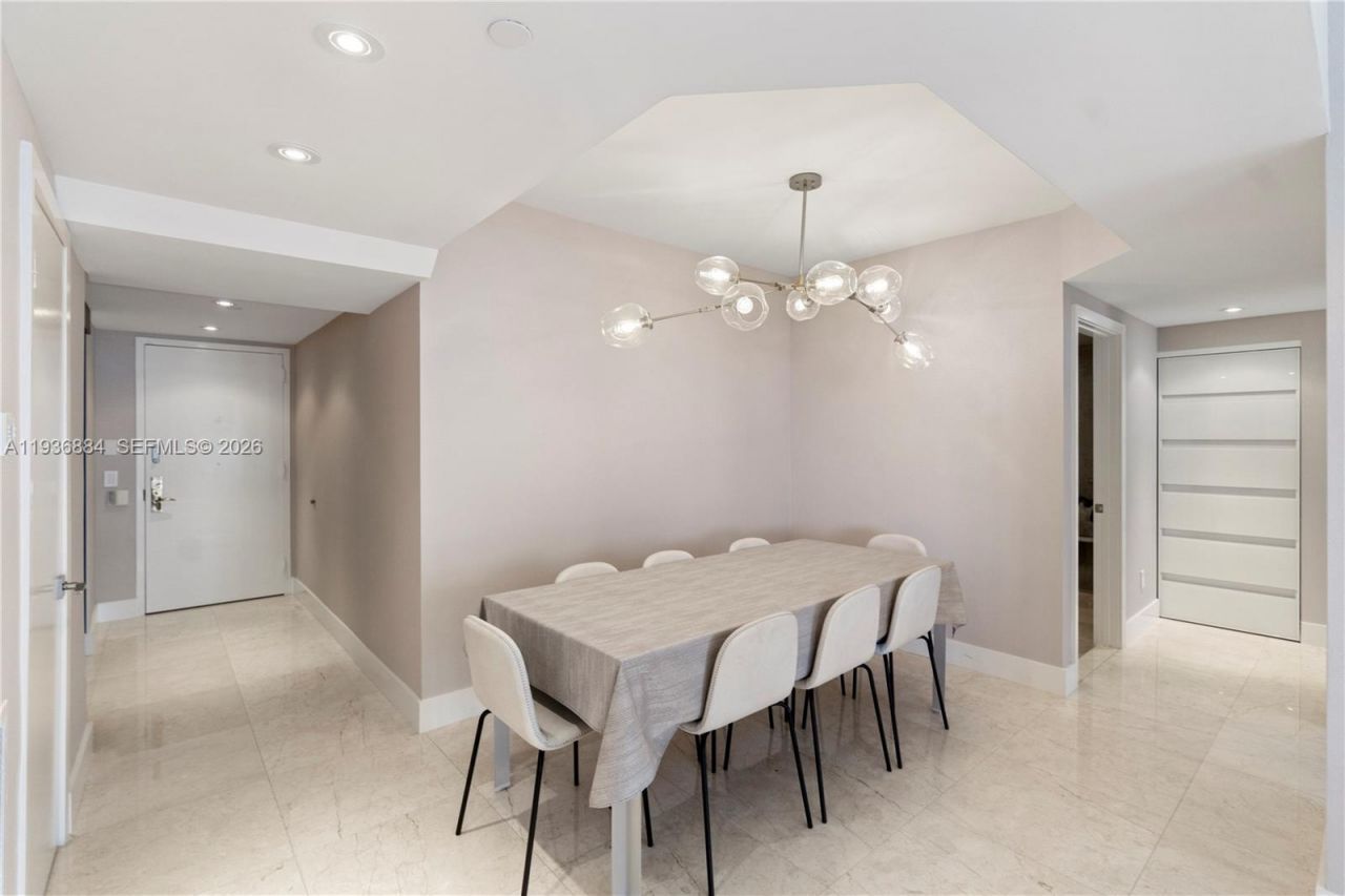 4779 Collins Ave, Unit 2204, Miami Beach, FL 33140 Photo