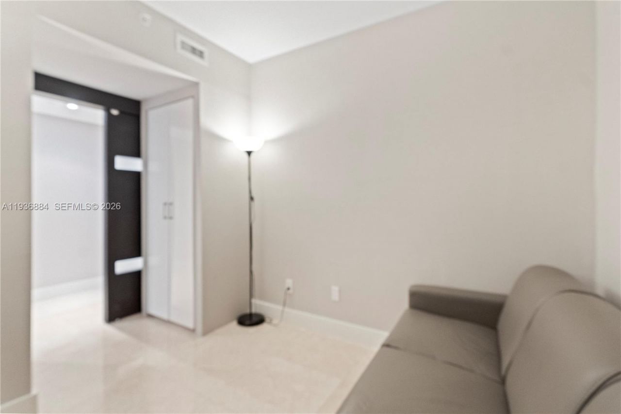 4779 Collins Ave, Unit 2204, Miami Beach, FL 33140 Photo