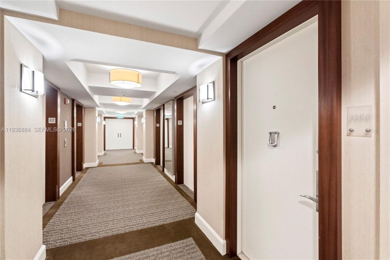 4779 Collins Ave, Unit 2204, Miami Beach, FL 33140 Photo