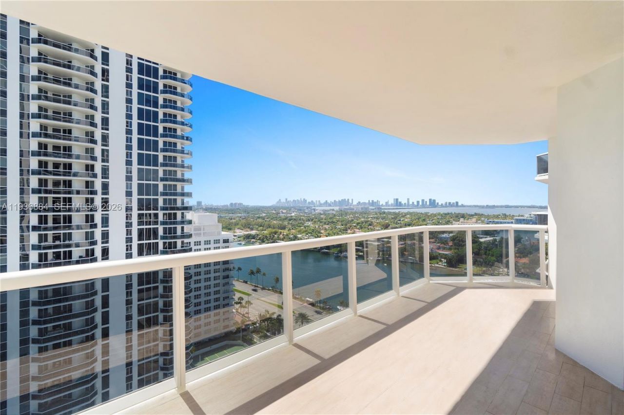 4779 Collins Ave, Unit 2204, Miami Beach, FL 33140 Photo