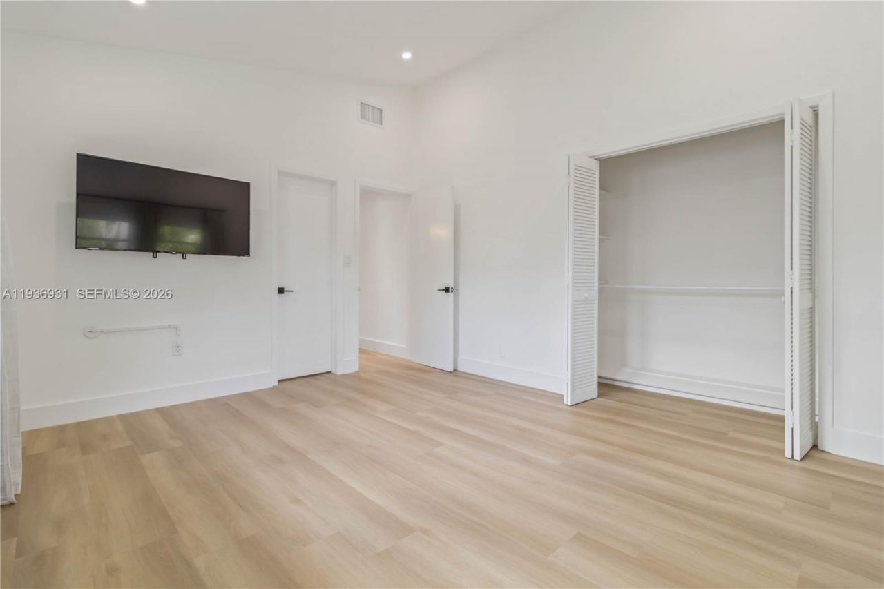 900 Belle Meade Island Dr., Miami, FL 33138 Photo