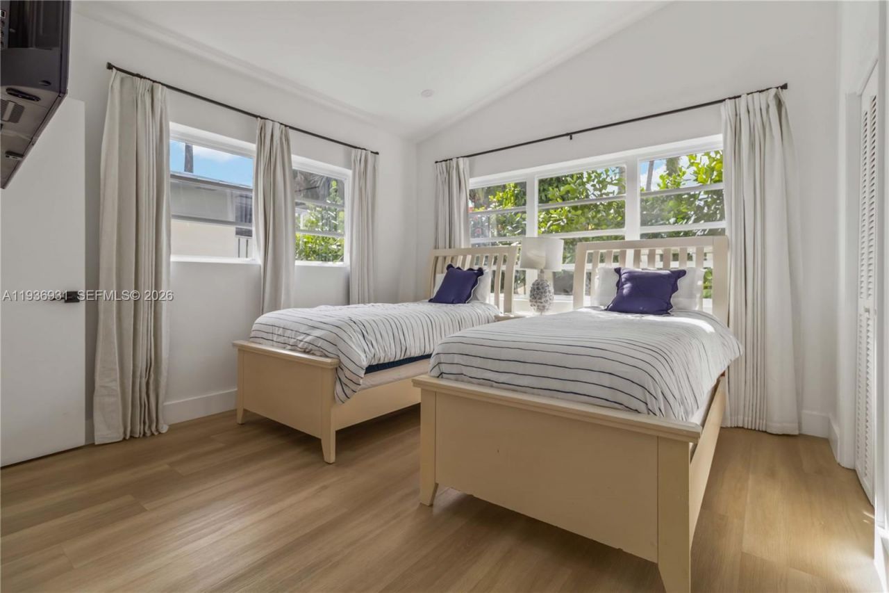 900 Belle Meade Island Dr., Miami, FL 33138 Photo