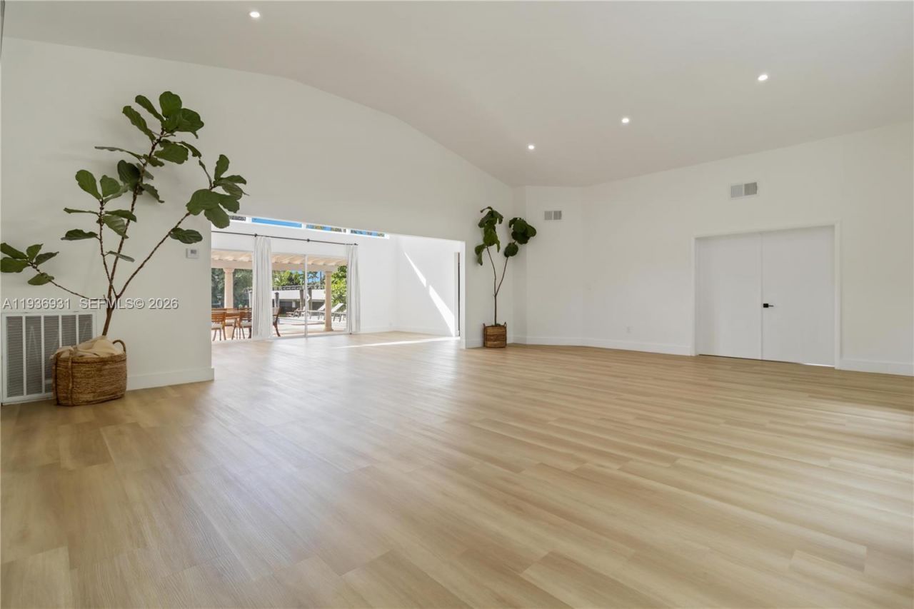 900 Belle Meade Island Dr., Miami, FL 33138 Photo