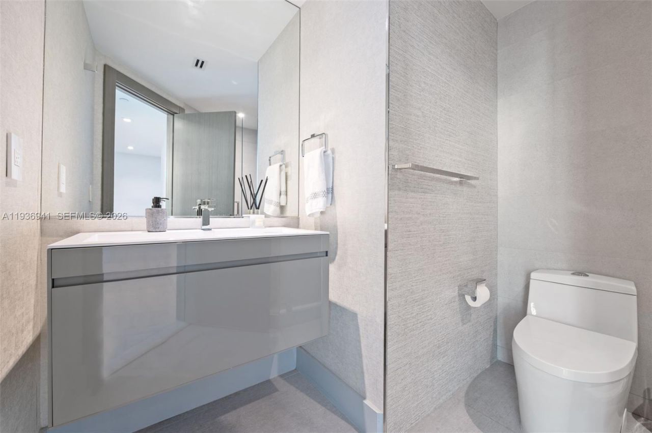 1331 Brickell Bay Dr, Unit 2907, Miami, FL 33131 Photo