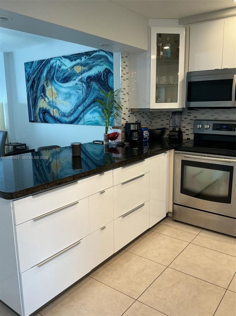 400 Golden Isles Dr , Unit 55, Hallandale Beach, FL 33009 Photo