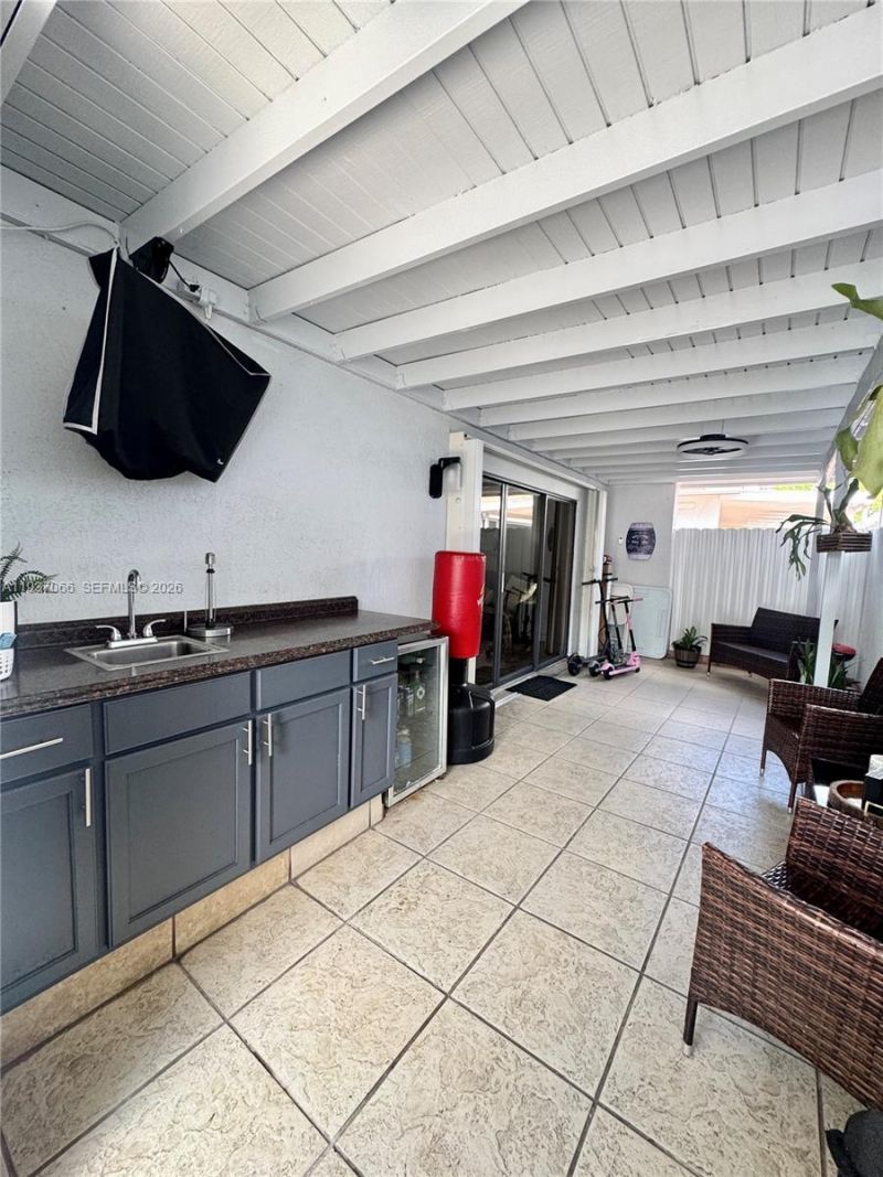 11512 SW 6th St, Sweetwater, FL 33174 Photo