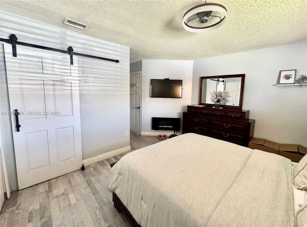 11512 SW 6th St, Sweetwater, FL 33174 Photo