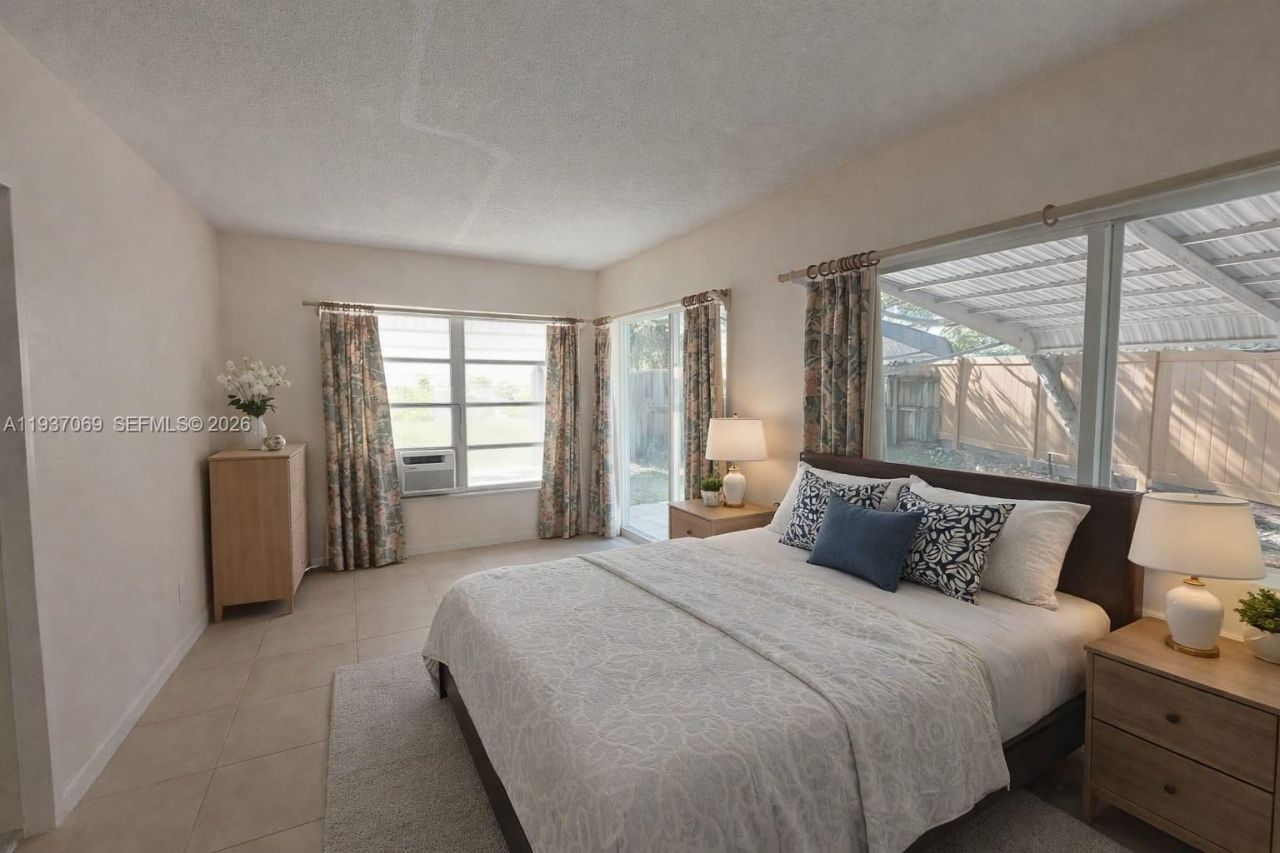 4571 NW 19th Way, Tamarac, FL 33309 Photo