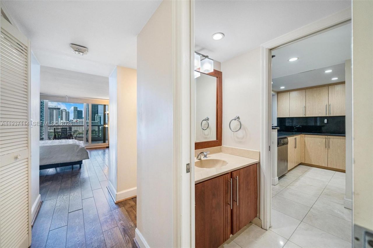 1717 N Bayshore Dr, Unit A-1439, Miami, FL 33132 Photo