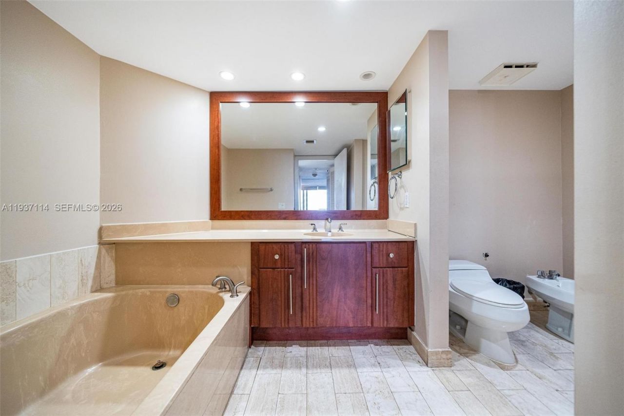 1717 N Bayshore Dr, Unit A-1439, Miami, FL 33132 Photo