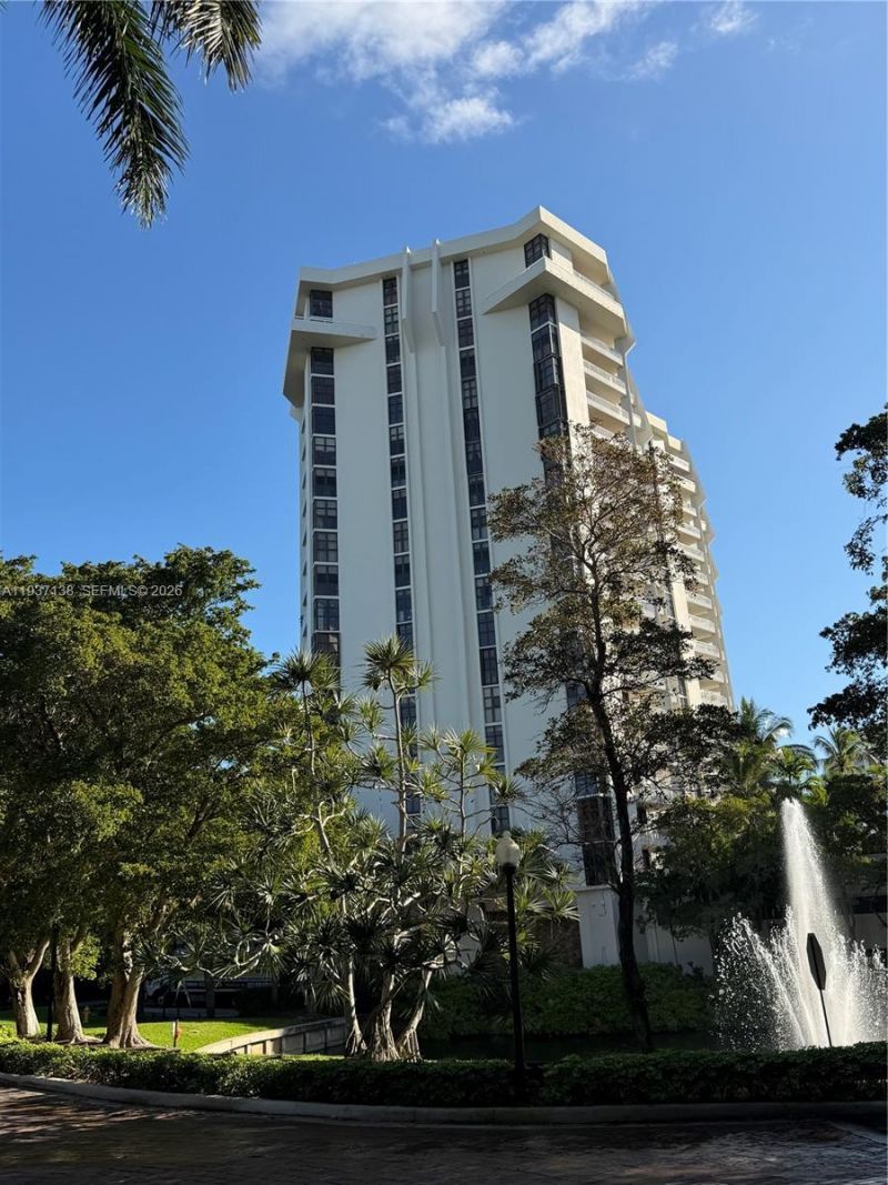 1000 Quayside Ter , Unit 1807, Miami, FL 33138 Photo