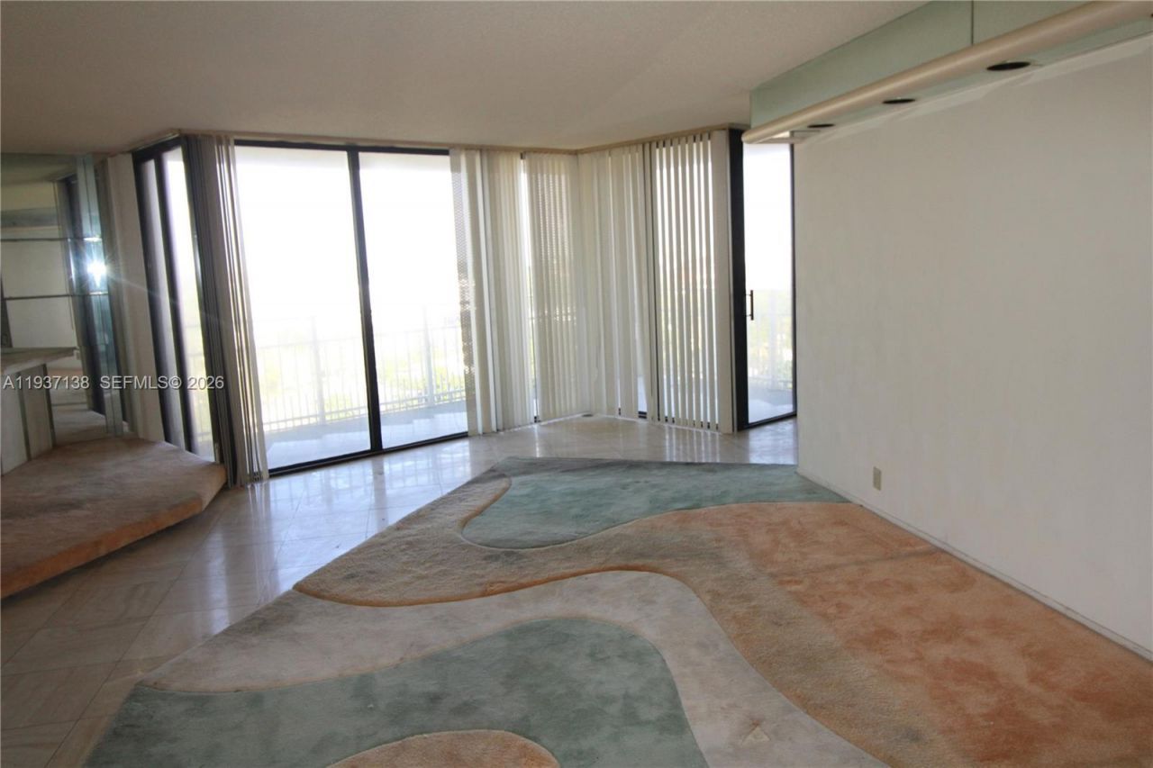 1000 Quayside Ter , Unit 1807, Miami, FL 33138 Photo