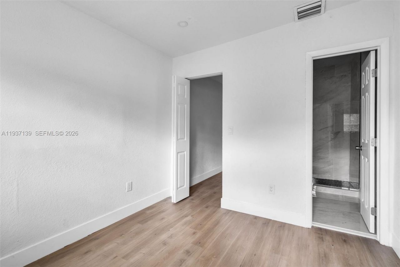 975 NW 134th St, North Miami, FL 33168 Photo