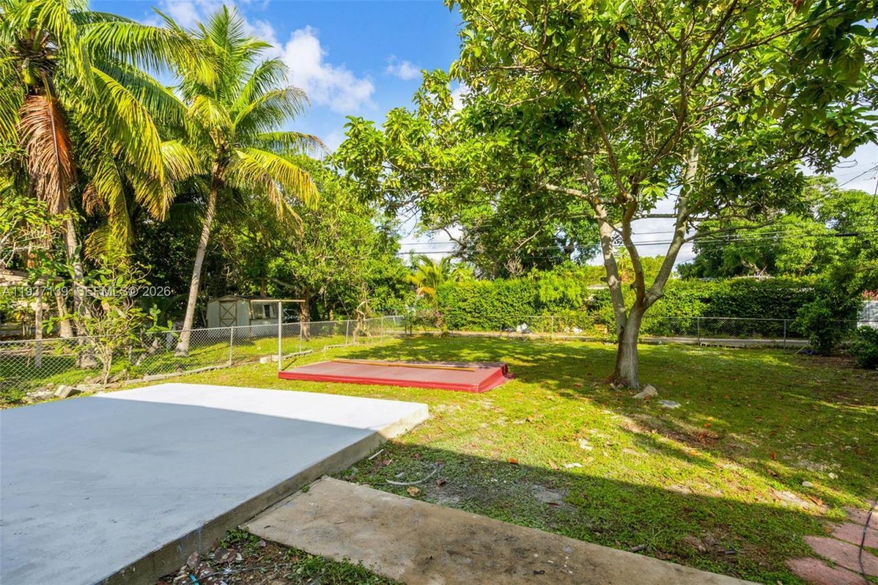 975 NW 134th St, North Miami, FL 33168 Photo