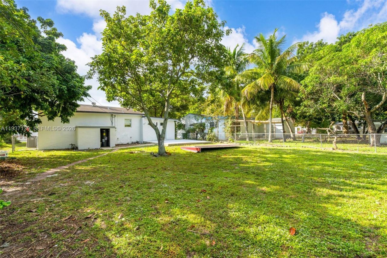 975 NW 134th St, North Miami, FL 33168 Photo