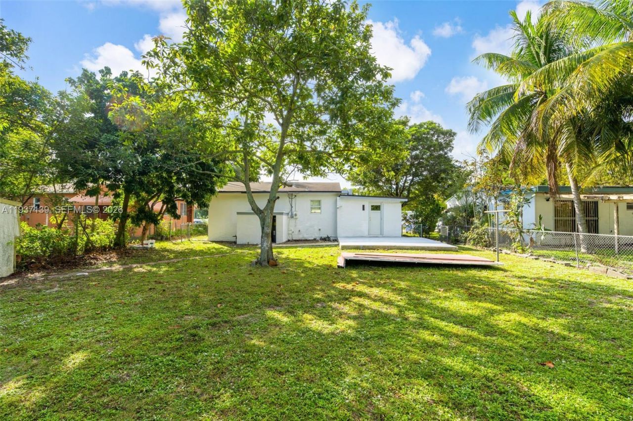 975 NW 134th St, North Miami, FL 33168 Photo