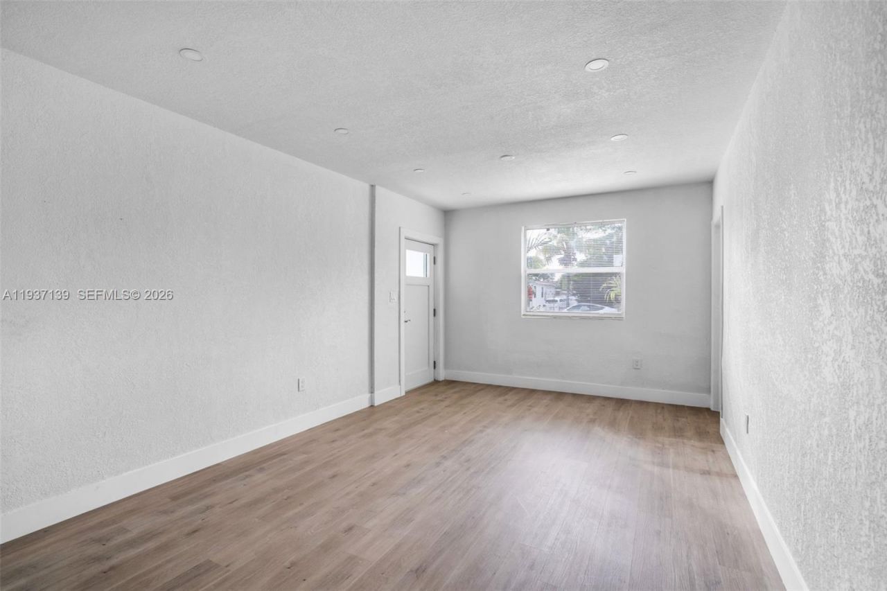 975 NW 134th St, North Miami, FL 33168 Photo