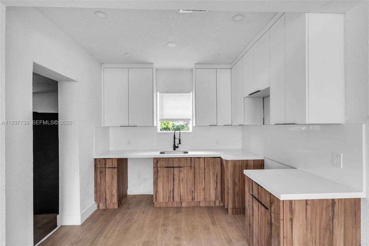 975 NW 134th St, North Miami, FL 33168 Photo