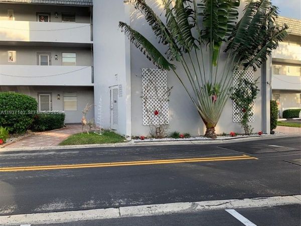 7797 Golf Cir Dr , Unit 310, Margate, FL 33063