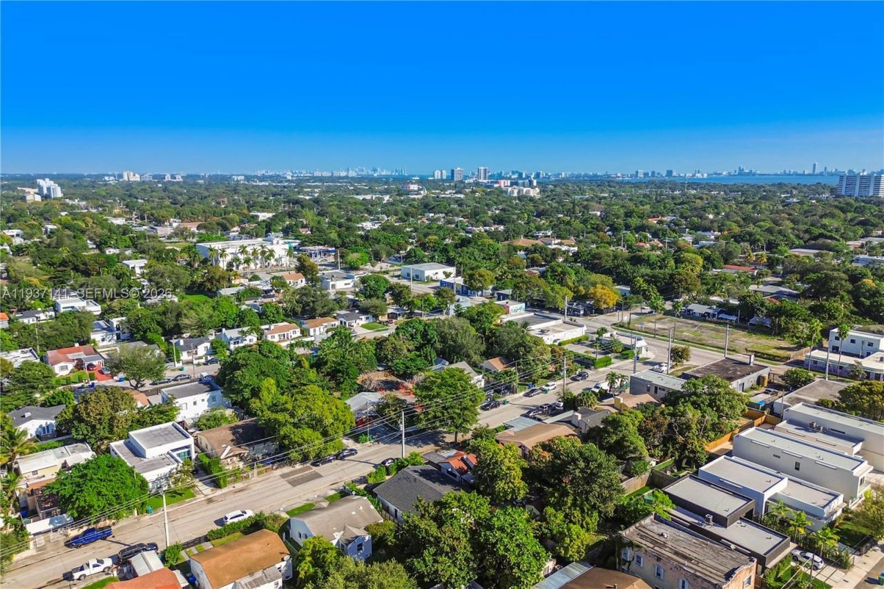 254 NW 43rd St, Miami, FL 33127 Photo