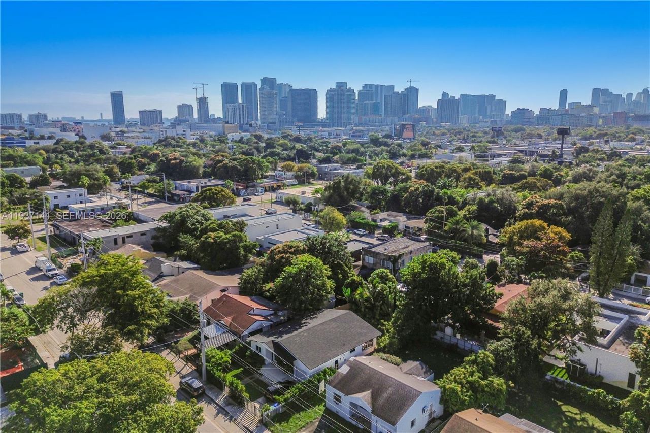 254 NW 43rd St, Miami, FL 33127 Photo