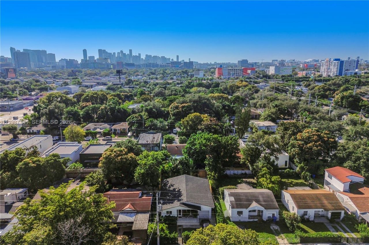 254 NW 43rd St, Miami, FL 33127 Photo