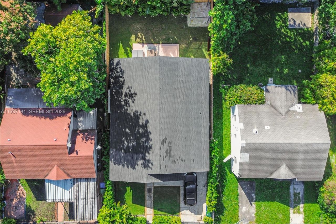 254 NW 43rd St, Miami, FL 33127 Photo