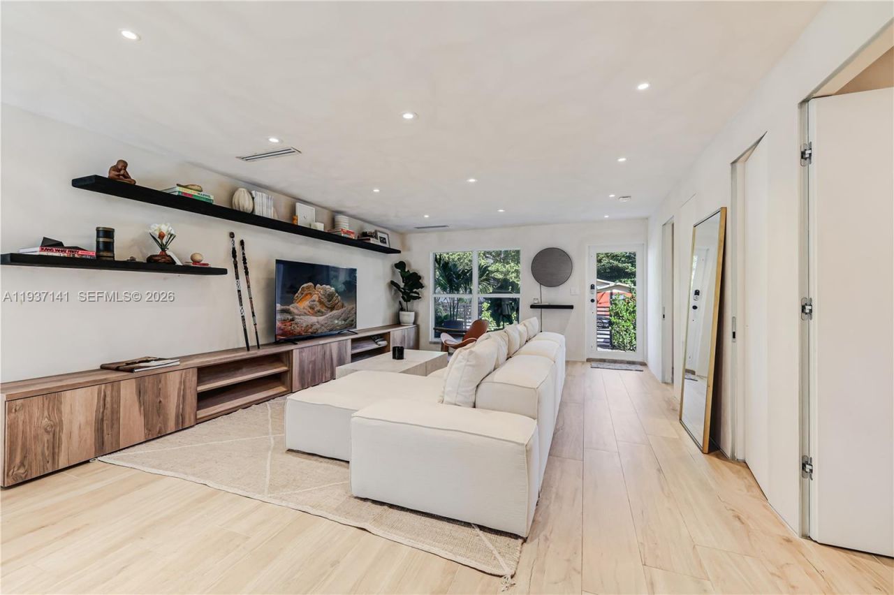 254 NW 43rd St, Miami, FL 33127 Photo