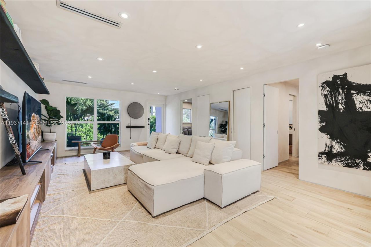 254 NW 43rd St, Miami, FL 33127 Photo