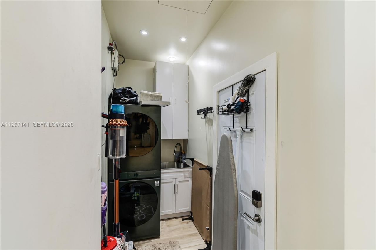 254 NW 43rd St, Miami, FL 33127 Photo