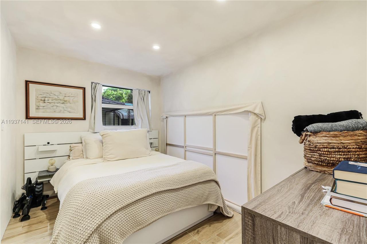 254 NW 43rd St, Miami, FL 33127 Photo