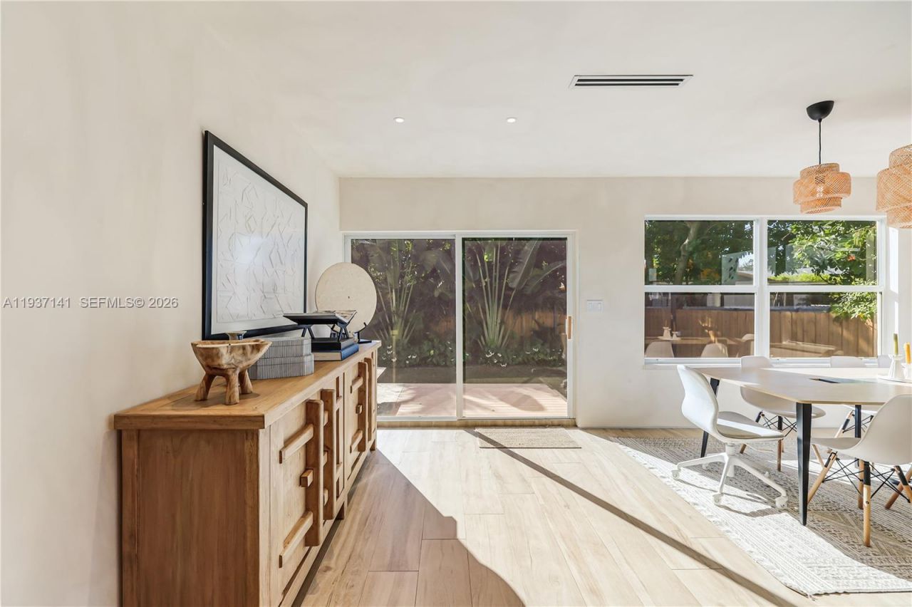 254 NW 43rd St, Miami, FL 33127 Photo