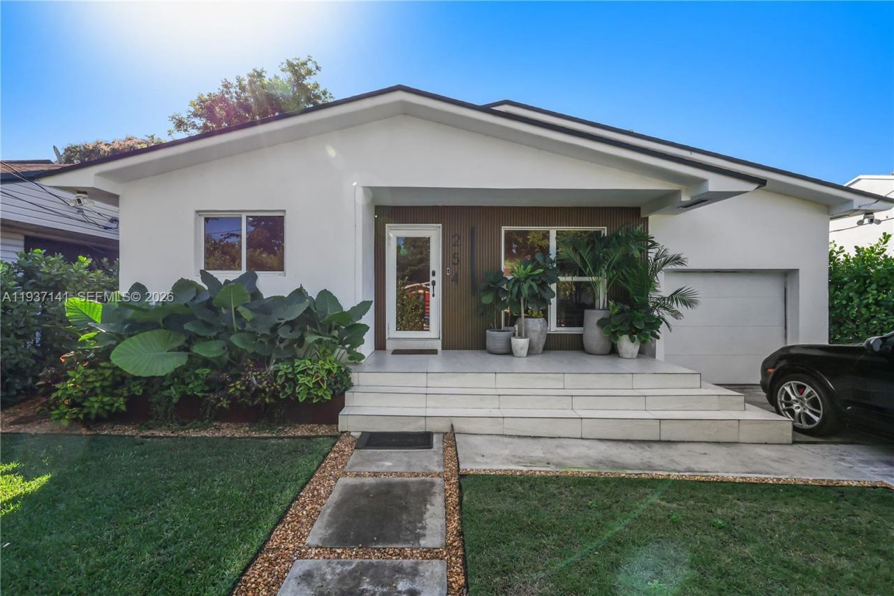 254 NW 43rd St, Miami, FL 33127 Photo