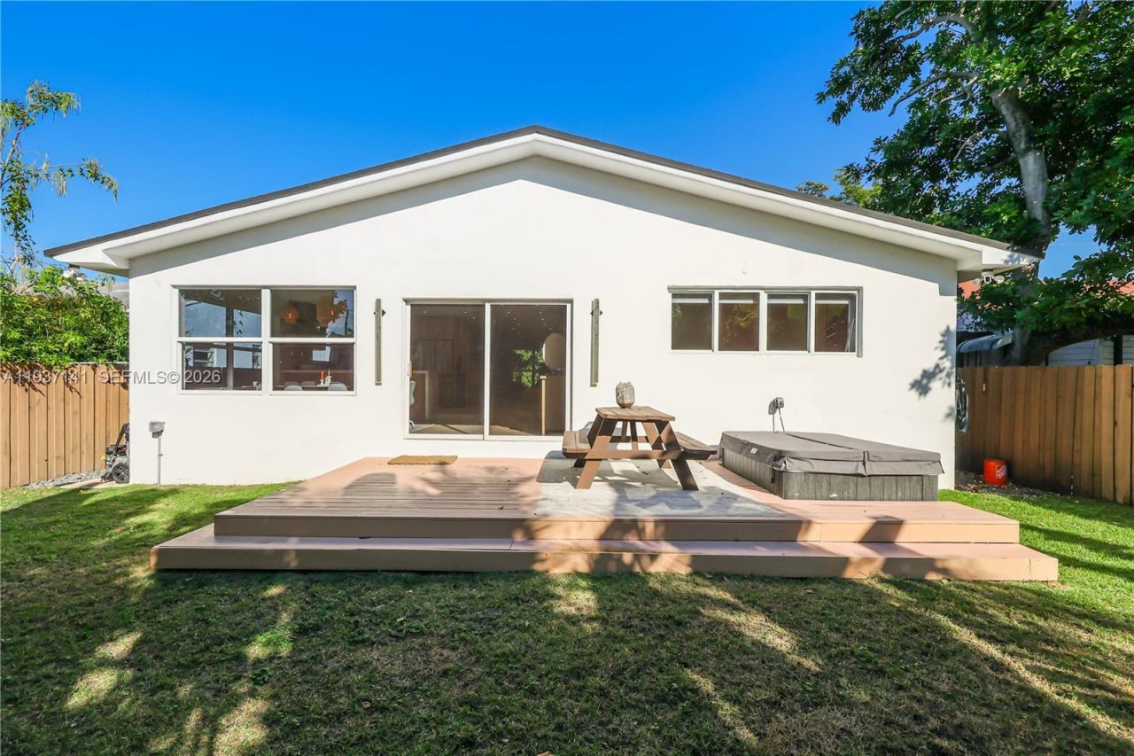 254 NW 43rd St, Miami, FL 33127 Photo