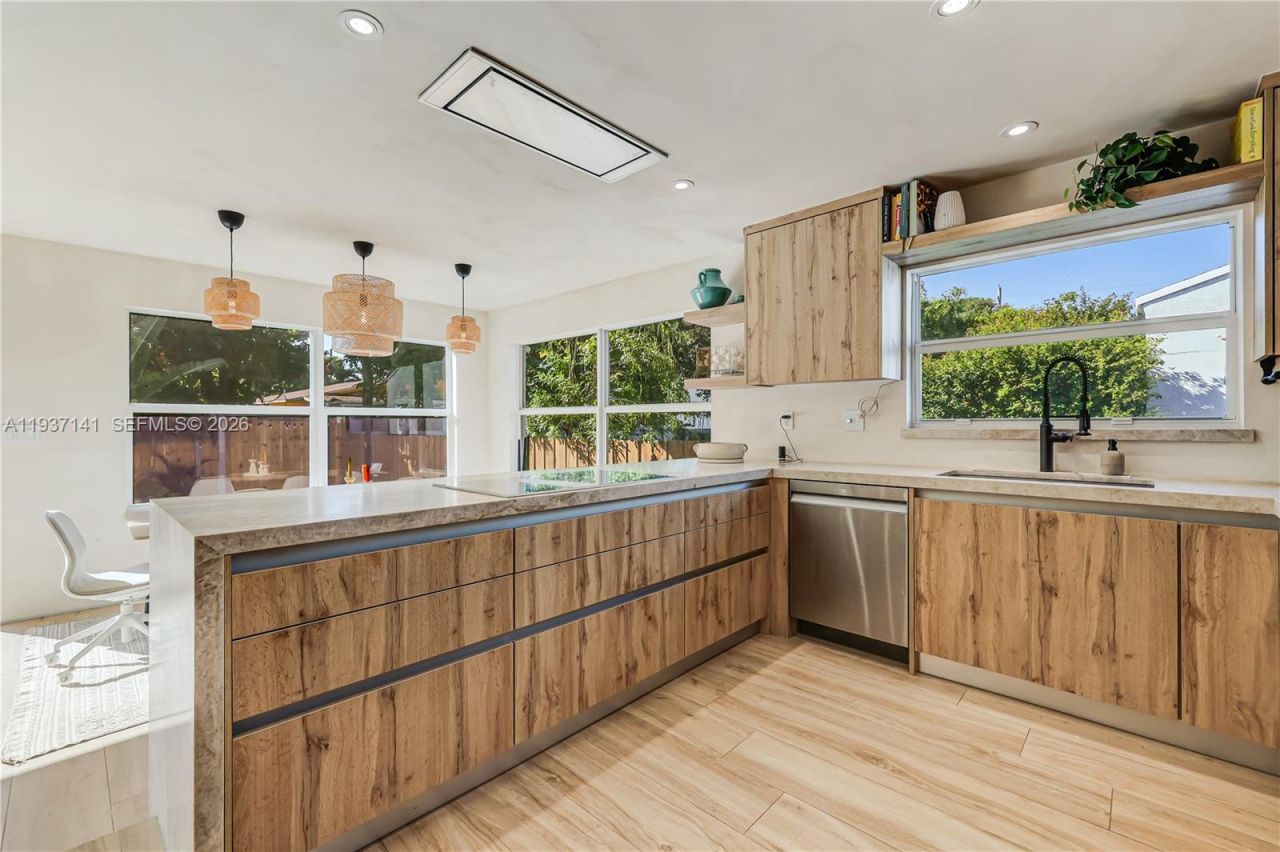 254 NW 43rd St, Miami, FL 33127 Photo