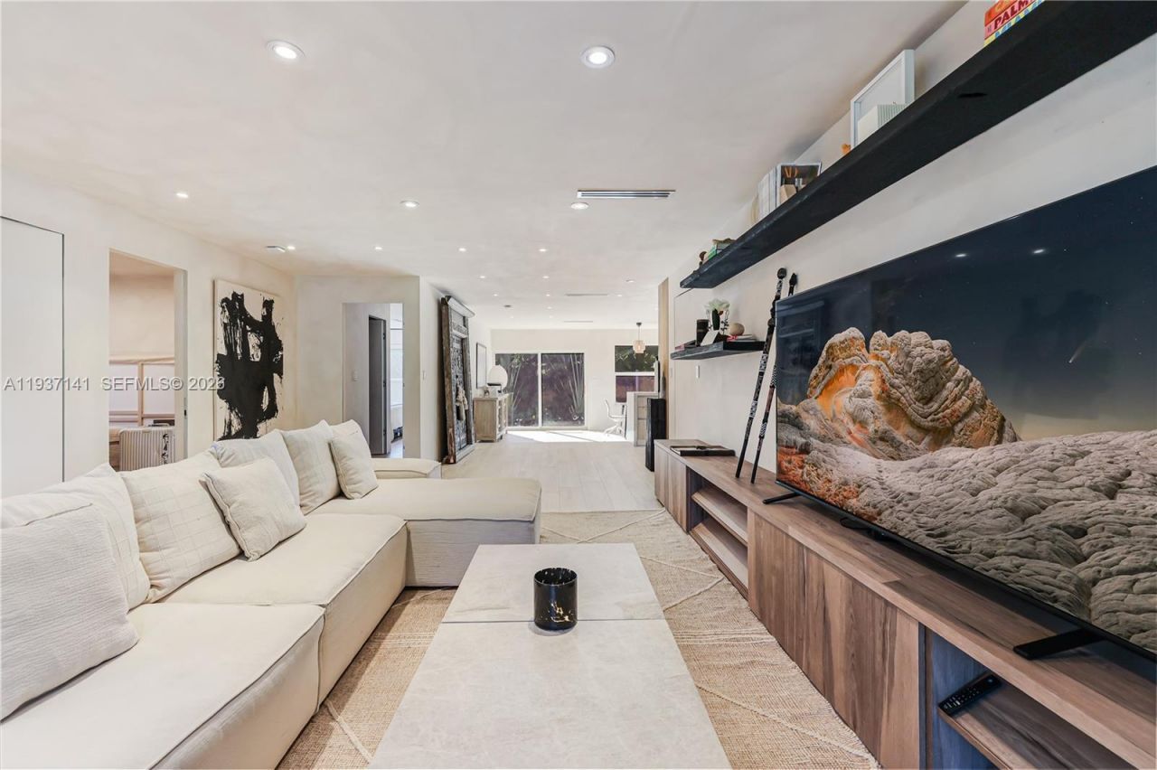 254 NW 43rd St, Miami, FL 33127 Photo