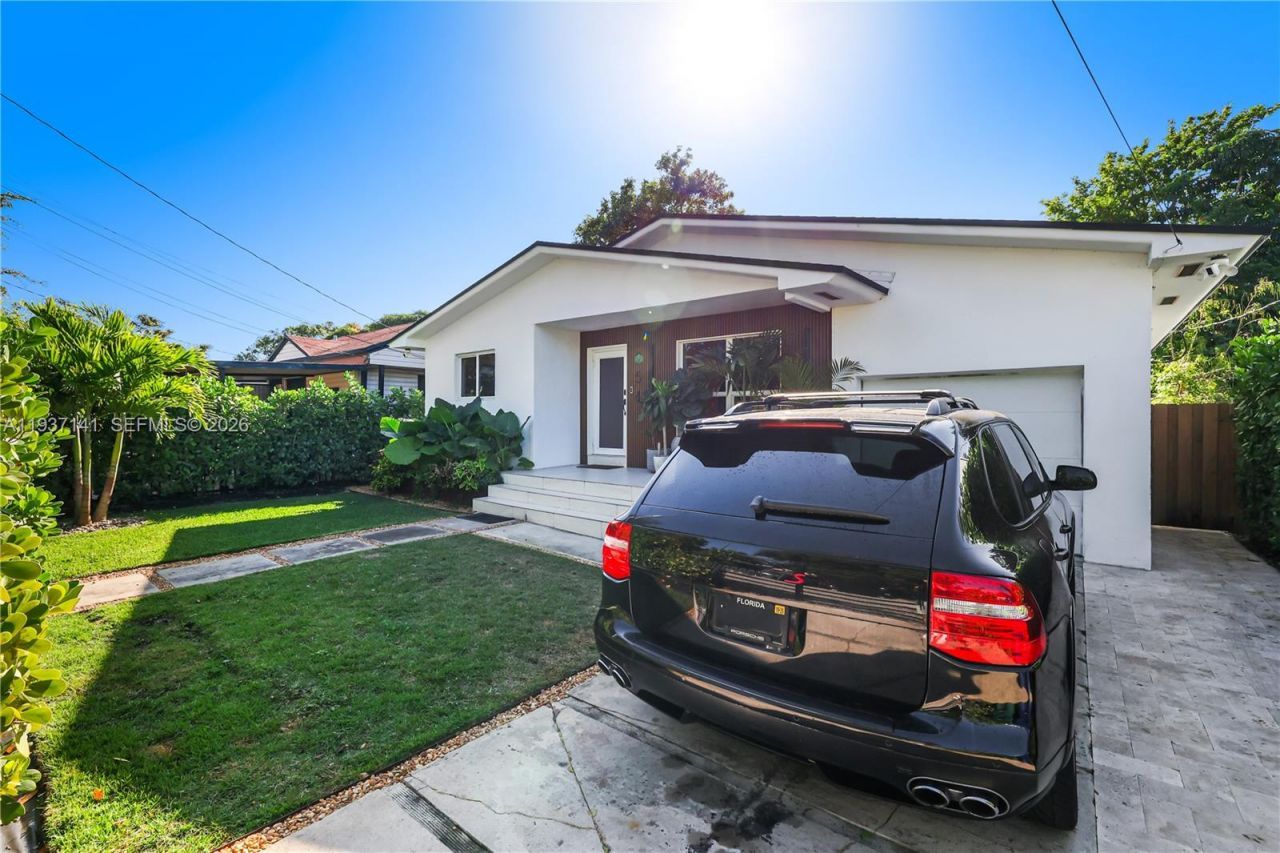 254 NW 43rd St, Miami, FL 33127 Photo
