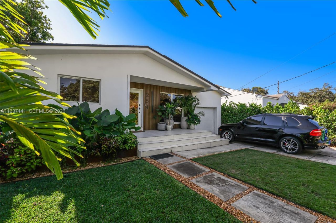 254 NW 43rd St, Miami, FL 33127 Photo