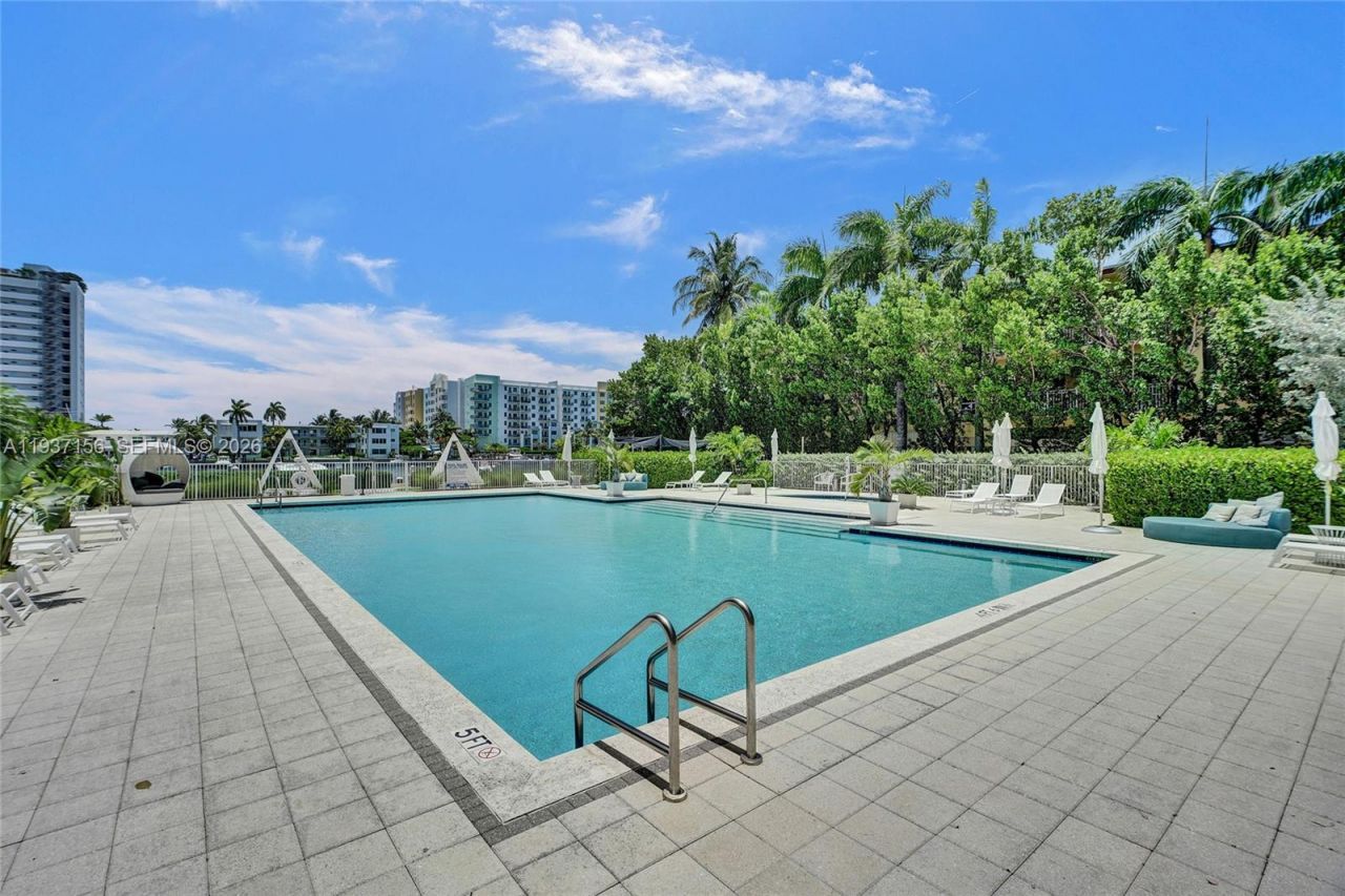 7930 East Dr , Unit 1806, North Bay Village, FL 33141 Photo