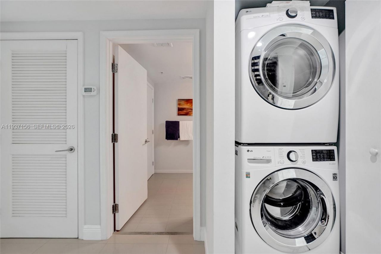 7930 East Dr , Unit 1806, North Bay Village, FL 33141 Photo