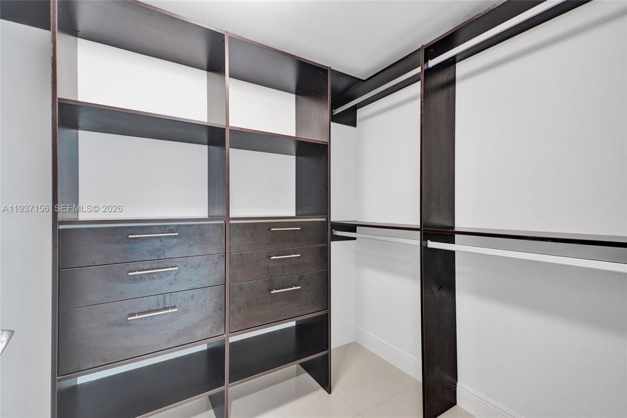 7930 East Dr , Unit 1806, North Bay Village, FL 33141 Photo