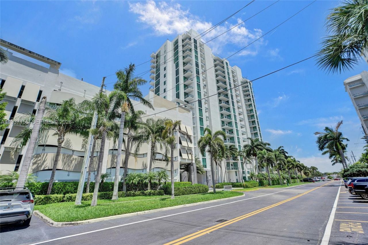 7930 East Dr , Unit 1806, North Bay Village, FL 33141 Photo