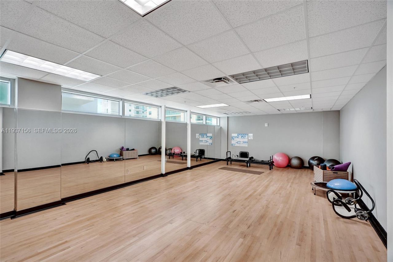 7930 East Dr , Unit 1806, North Bay Village, FL 33141 Photo